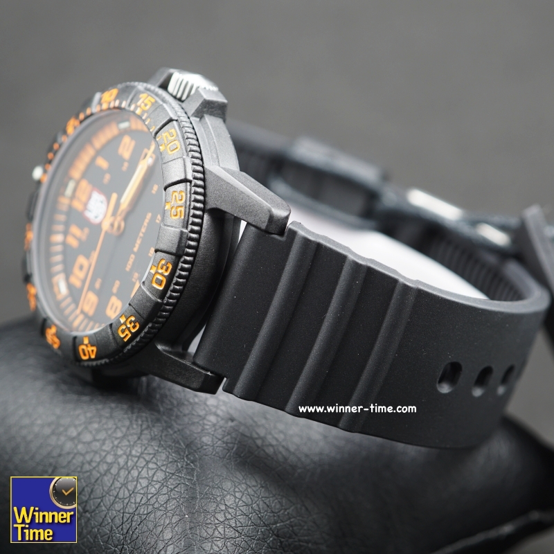 นาฬิกา Luminox Leatherback Sea Turtle Giant 0320 Series (Black/Orange) รุ่น XS.0329