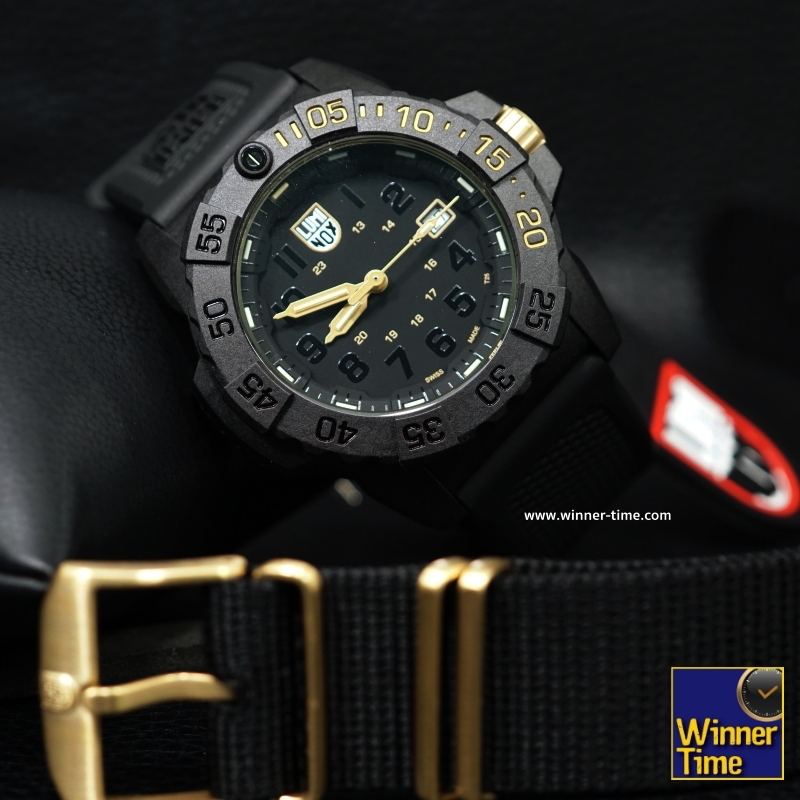 นาฬิกาLuminox Navy SEAL Colormark 3500 Series LimitedEdition (Black/Gold) รุ่น XS.3501.GOLD.SET