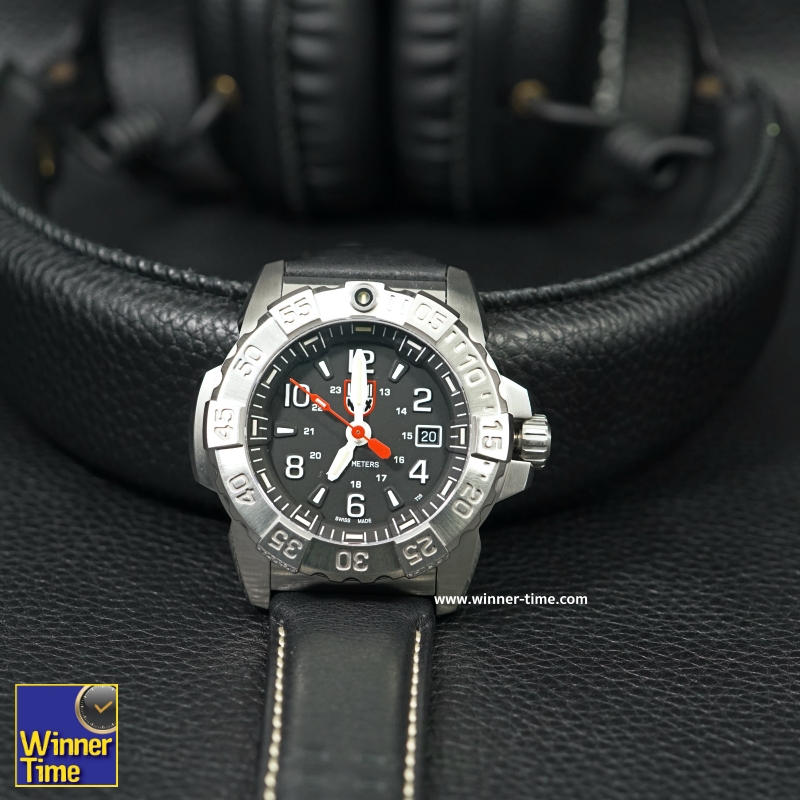 นาฬิกาLuminox NAVY SEAL STEEL 3250 SERIES (Leather Strap) รุ่น XS.3251