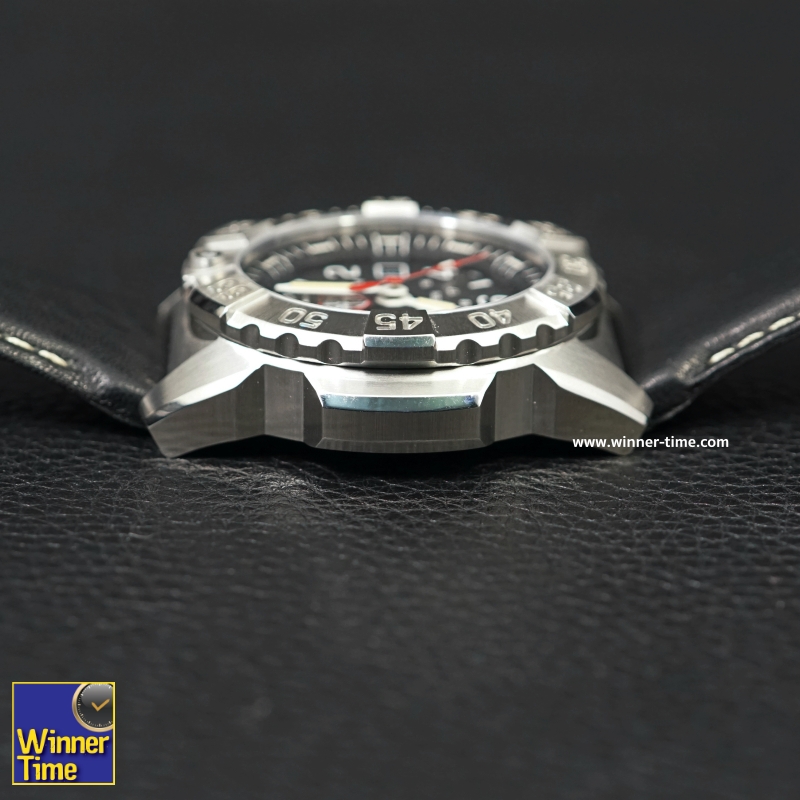 นาฬิกาLuminox NAVY SEAL STEEL 3250 SERIES (Leather Strap) รุ่น XS.3251