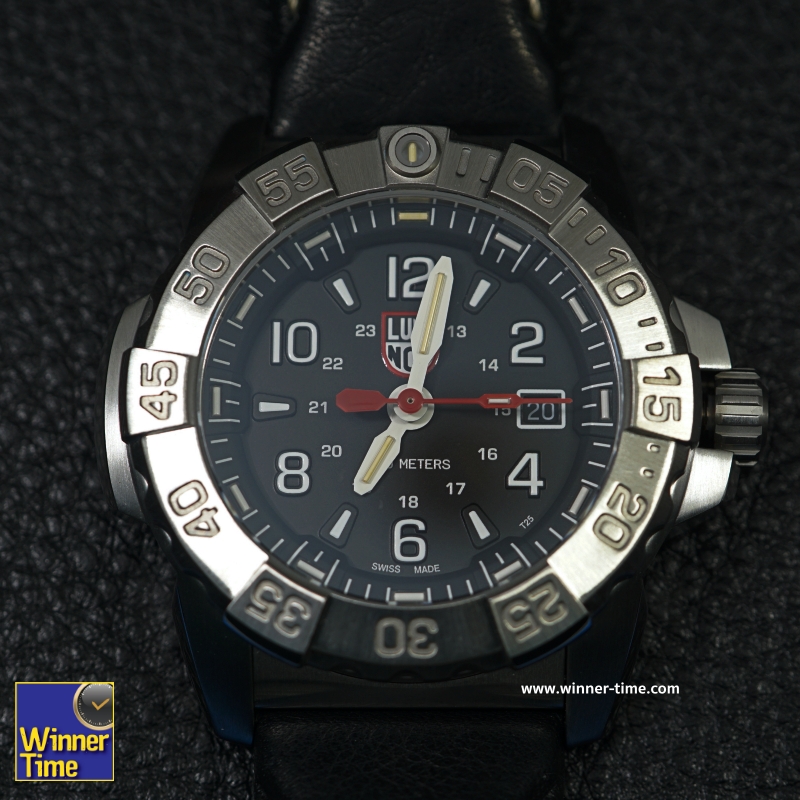 นาฬิกาLuminox NAVY SEAL STEEL 3250 SERIES (Leather Strap) รุ่น XS.3251
