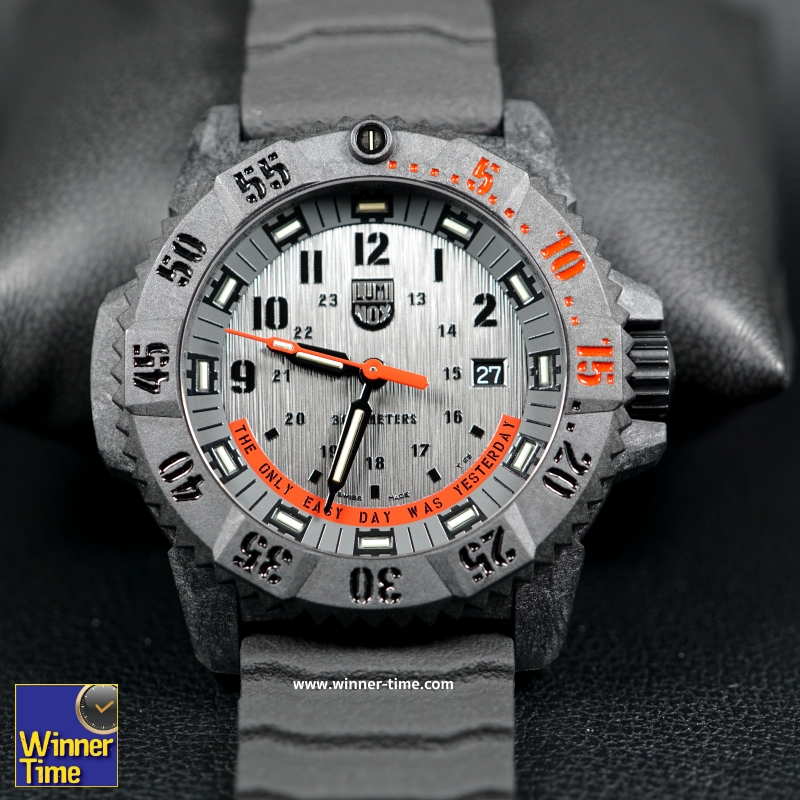 นาฬิกาLUMINOX LIMITED EDITION MASTER CARBON SEAL - THE ONLY EASY DAY WAS YESTERDAY รุ่น XS.3801.EY