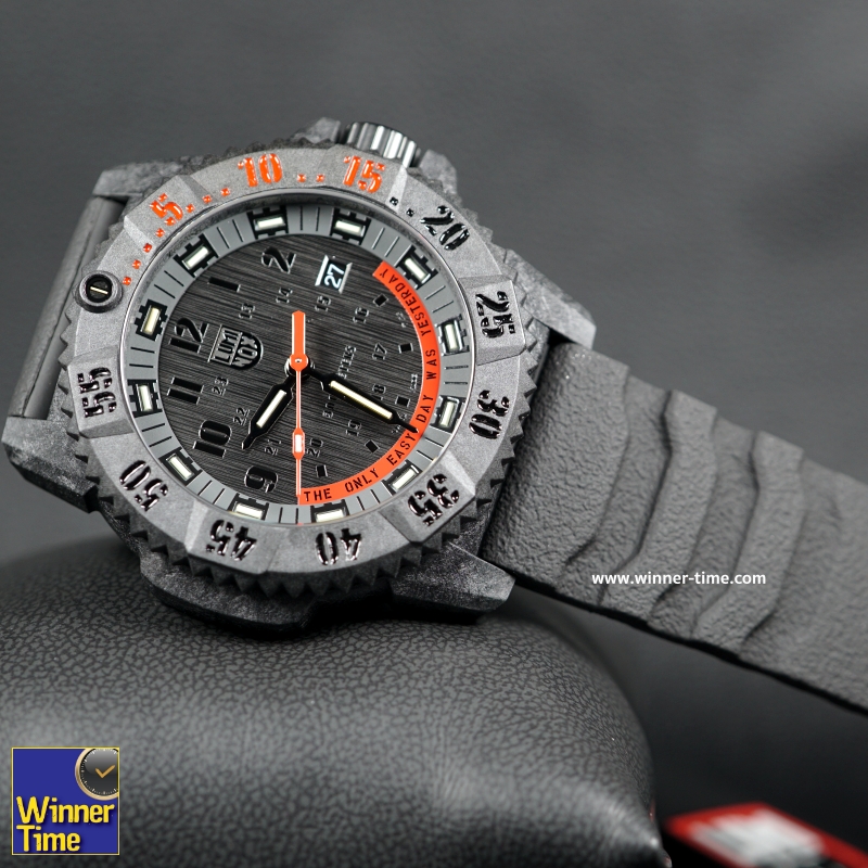 นาฬิกาLUMINOX LIMITED EDITION MASTER CARBON SEAL - THE ONLY EASY DAY WAS YESTERDAY รุ่น XS.3801.EY