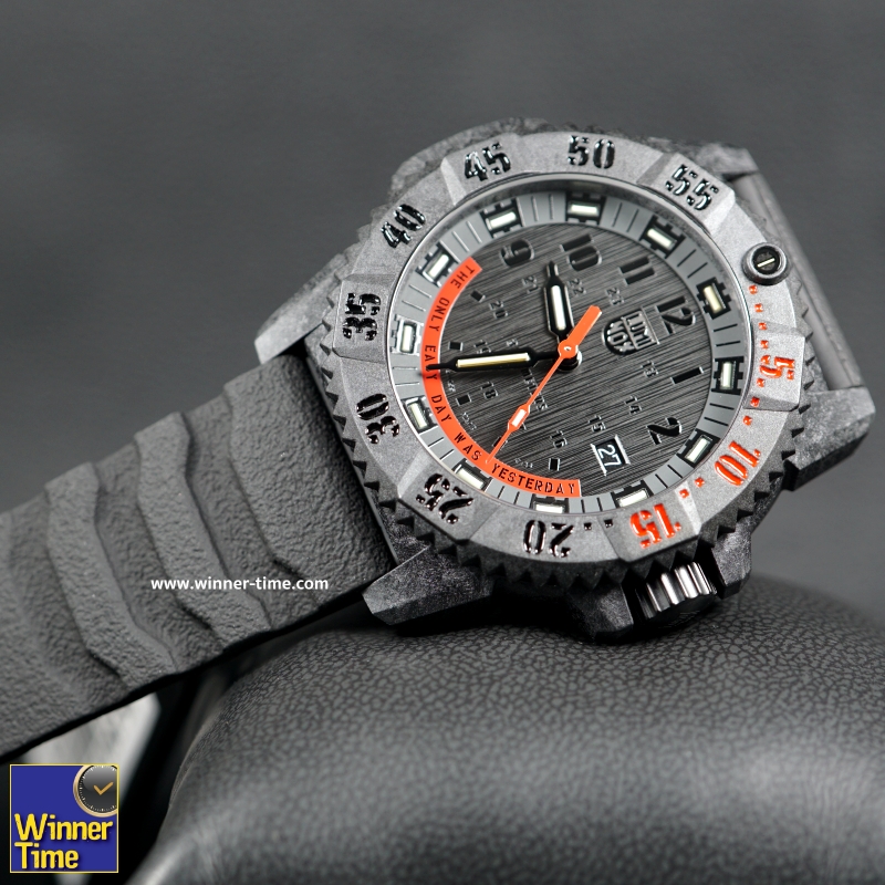นาฬิกาLUMINOX LIMITED EDITION MASTER CARBON SEAL - THE ONLY EASY DAY WAS YESTERDAY รุ่น XS.3801.EY