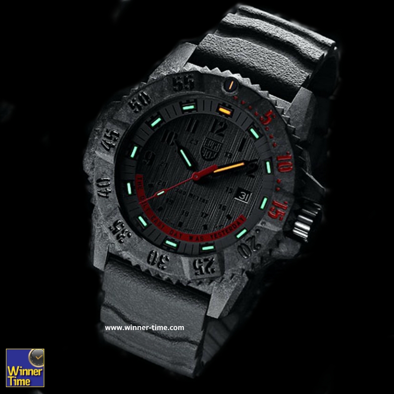 นาฬิกาLUMINOX LIMITED EDITION MASTER CARBON SEAL - THE ONLY EASY DAY WAS YESTERDAY รุ่น XS.3801.EY นาฬิกาLUMINOX LIMITED EDITION MASTER CARBON SEAL - THE ONLY EASY DAY WAS YESTERDAY รุ่น XS.3801.EY