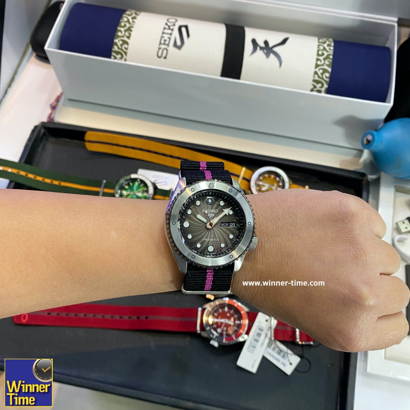 นาฬิกาSEIKO 5 SPORTS x NARUTO & BORUTO Limited Edition รุ่น SRPF65K1,SRPF65K,SRPF65, ( BORUTO)