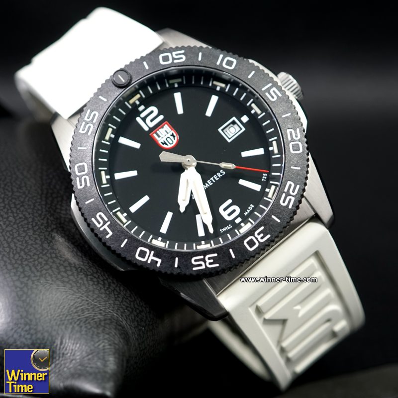 นาฬิกา LUMINOX Pacific Diver Rubber Strap รุ่น XS.3121.WF (สายยางสีขาว)