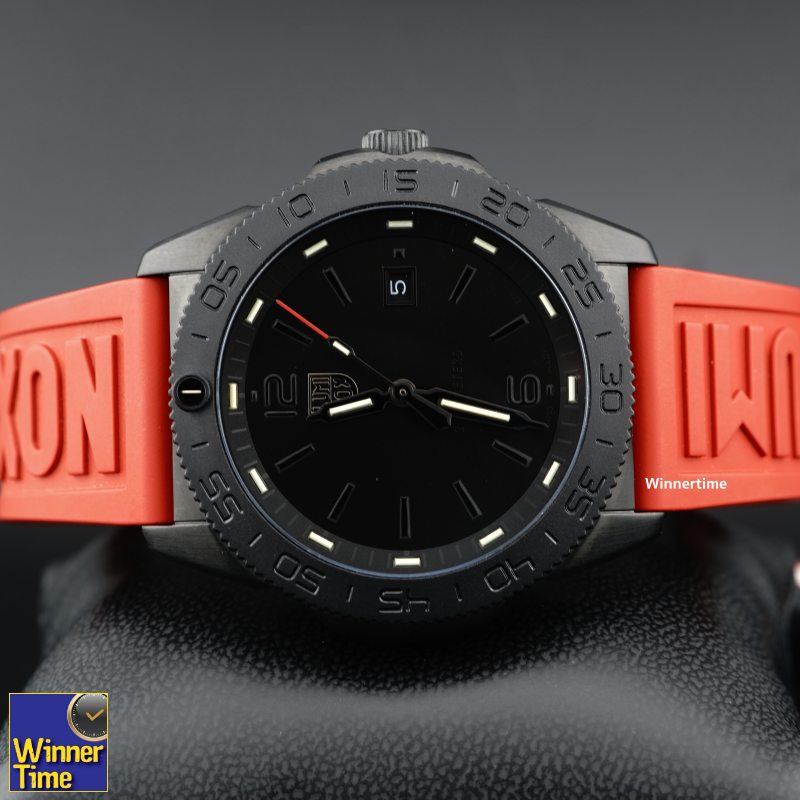 นาฬิกา LUMINOX Pacific Diver Rubber Strap รุ่น XS.3121.BO.RF (สายสีแดง)